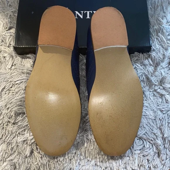 Women’s size 9 navy blue dress shoe - Picture 7 of 12